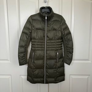 BCBGeration women puffer jacket. Military deep green. 2 side pockets w/zippers.